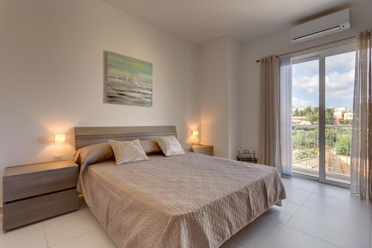 Modern Apartment In The Best Location, Perfect For Families Sliema Esterno foto