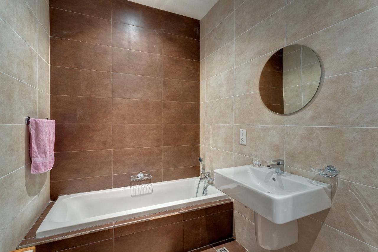 Modern Apartment In The Best Location, Perfect For Families Sliema Esterno foto