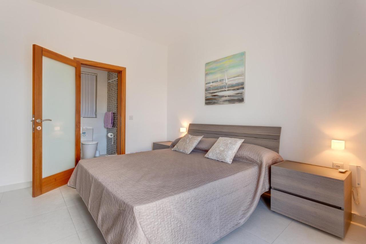 Modern Apartment In The Best Location, Perfect For Families Sliema Esterno foto